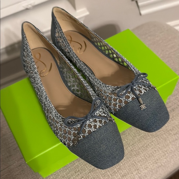 Stylish Women's Blue Flats - Picture 2 of 7